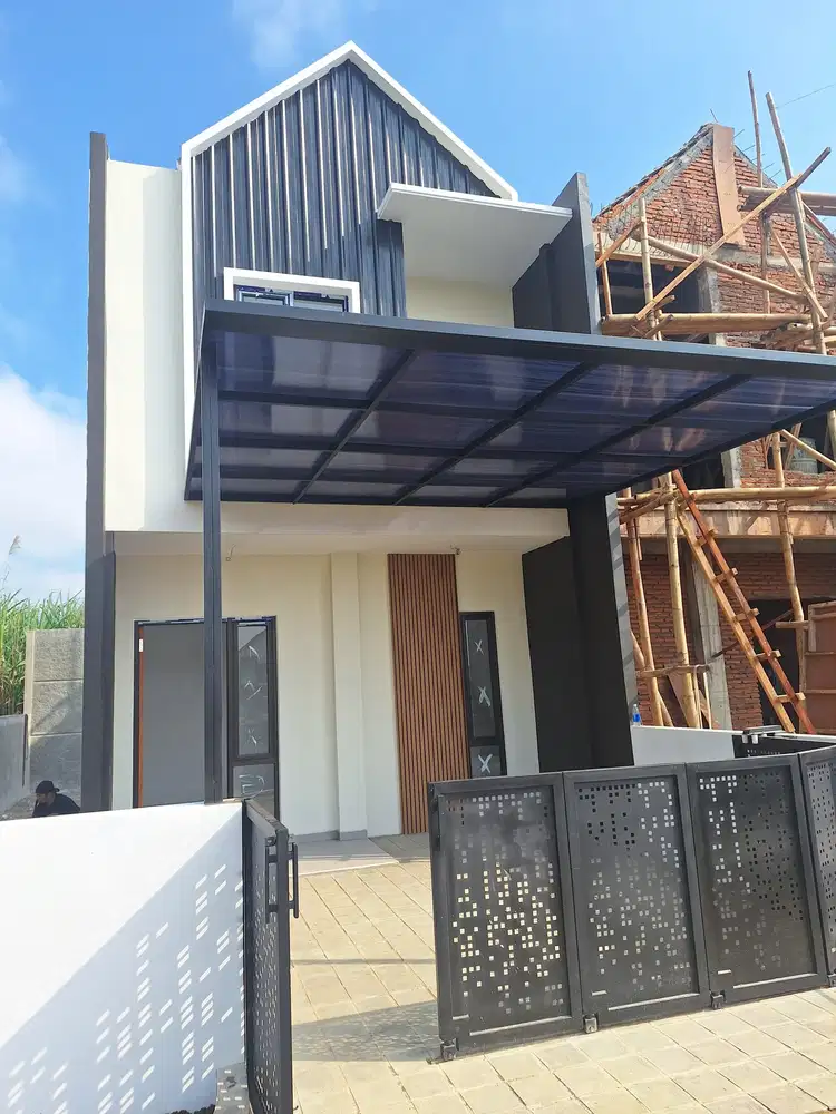 RUMAH 2 LANTAI FREE PAGAR LOKASI SINGOSARI