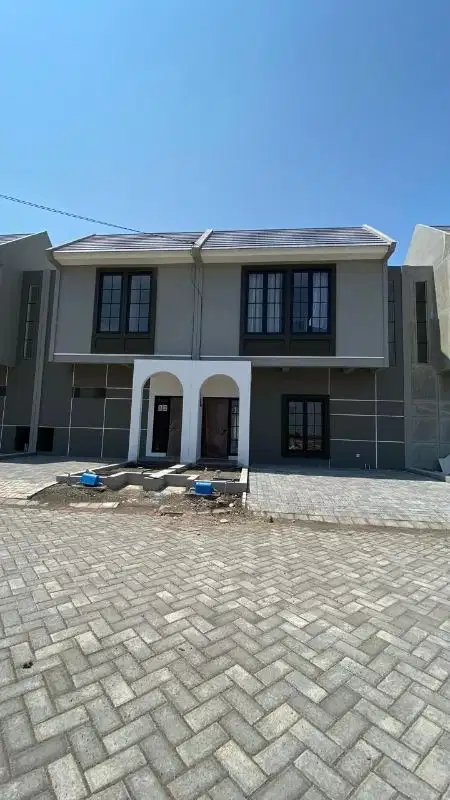 RUMAH READY 2 LANTAI SIAP HUNI