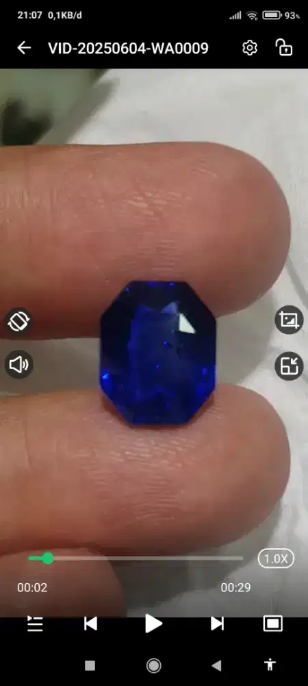 Blue Sapphire safir colour vivid