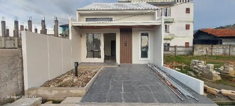 Rumah samping grand wisata dan dukuh bima bekasi timur