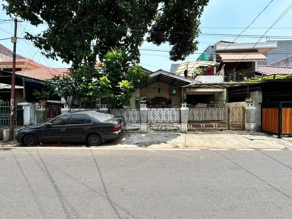 Dijual Rumah Lokasi Strategis di Daerah Tebet!