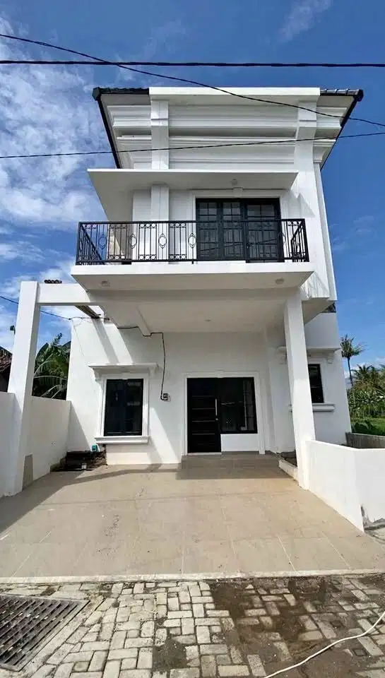 RUMAH 2 LANTAI LOKASI PERUMAHAN POROS KARANGPLOSO MALANG