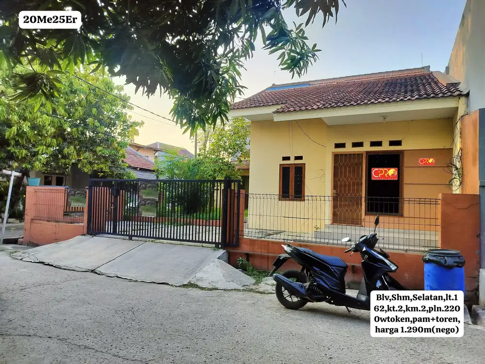 Rumah HOOK Lahan Luas di Boulevard Hijau Harga Dibawah Pasaran 73352