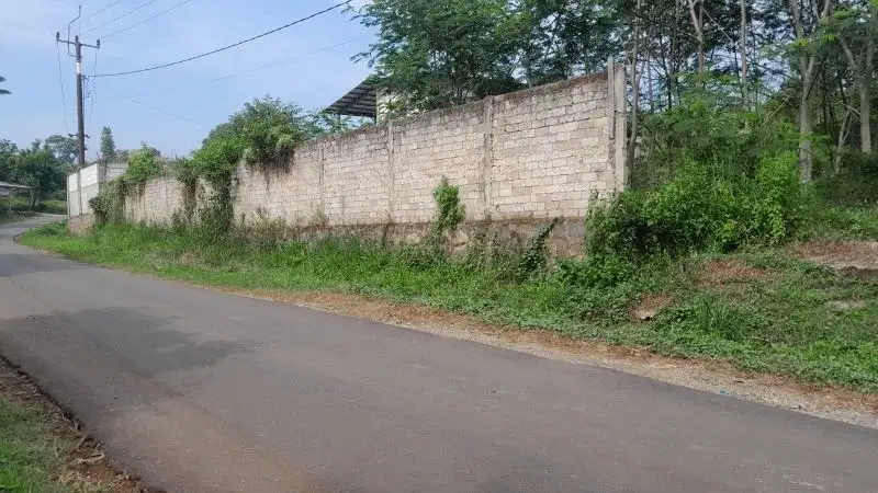 dijual lahan pinggir jalan 1400 meter