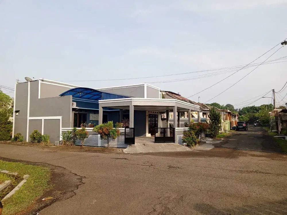 Di jual rumah Hoek full renovasi citra indah city Cileungsi