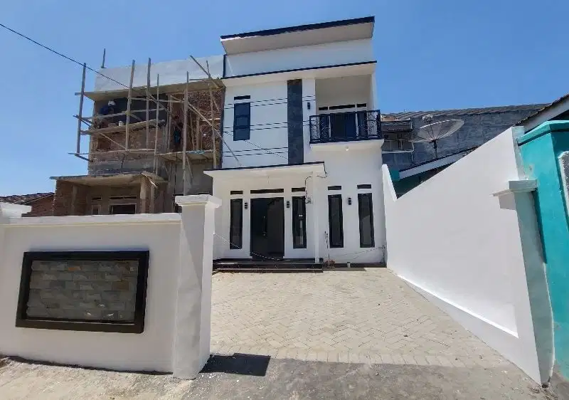 Rumah Dua Lantai Siap Huni Kota Bandar Lampung