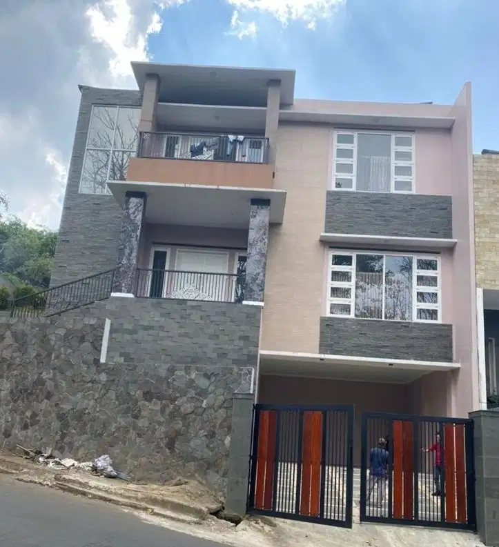 Dijual Rumah Mewah Di Dago Bandung