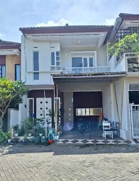 Rumah 2 lantai di Area Jalan Ikan Piranha