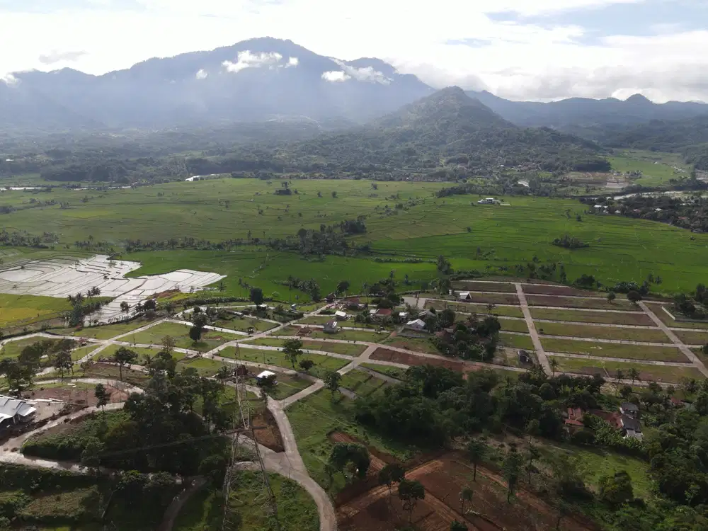 DIJUAL TANAH MURAH PINGGIR JALAN PEMANDANGAN INDAH