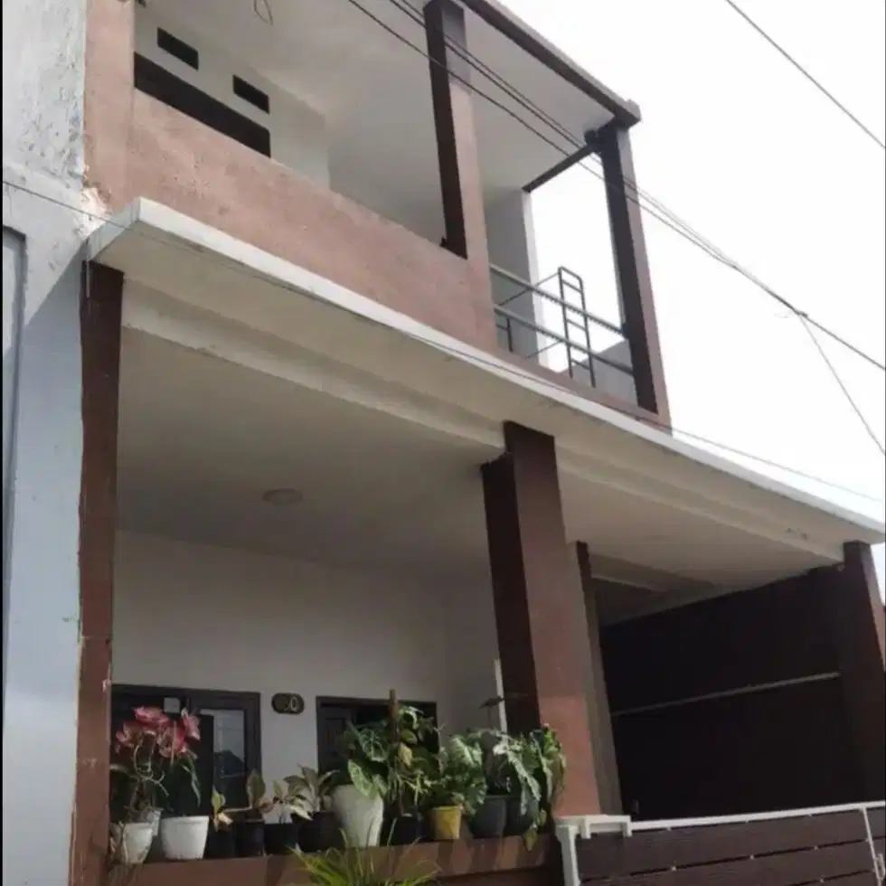 Dijual Rumah 2 Lt di Kodau. Jatimekar. Dekat Tol Jatiasih. Bekasi