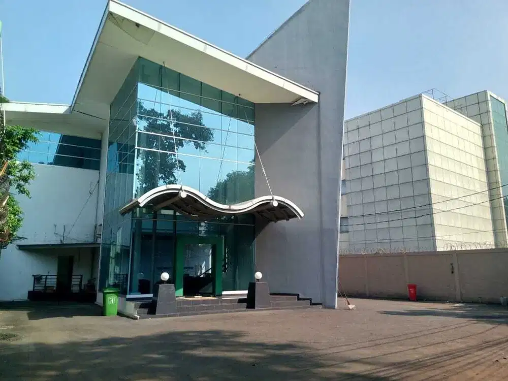 Dijual Tanah dan Bangunan Komersil
