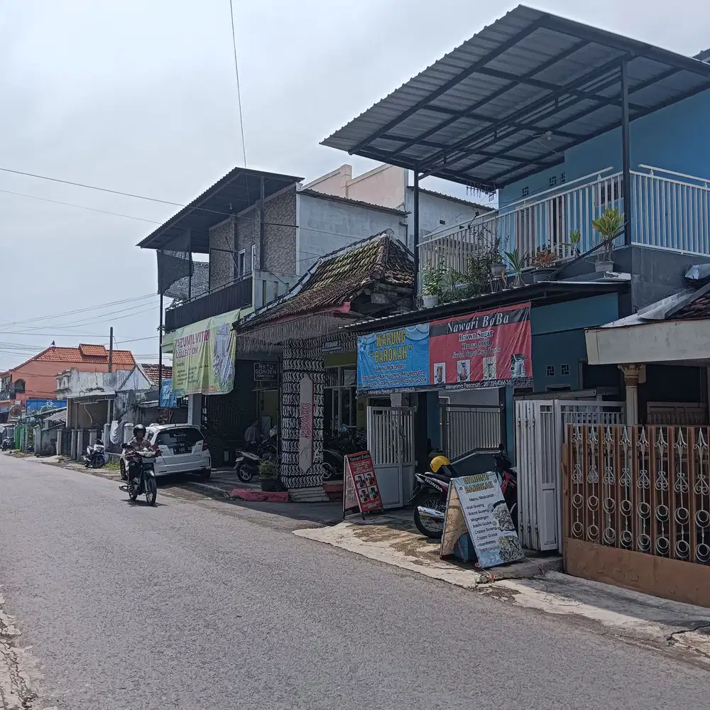 Dijual Rumah 2 Lantai Poros Jalan 1 Menit Raya Karangploso Malang