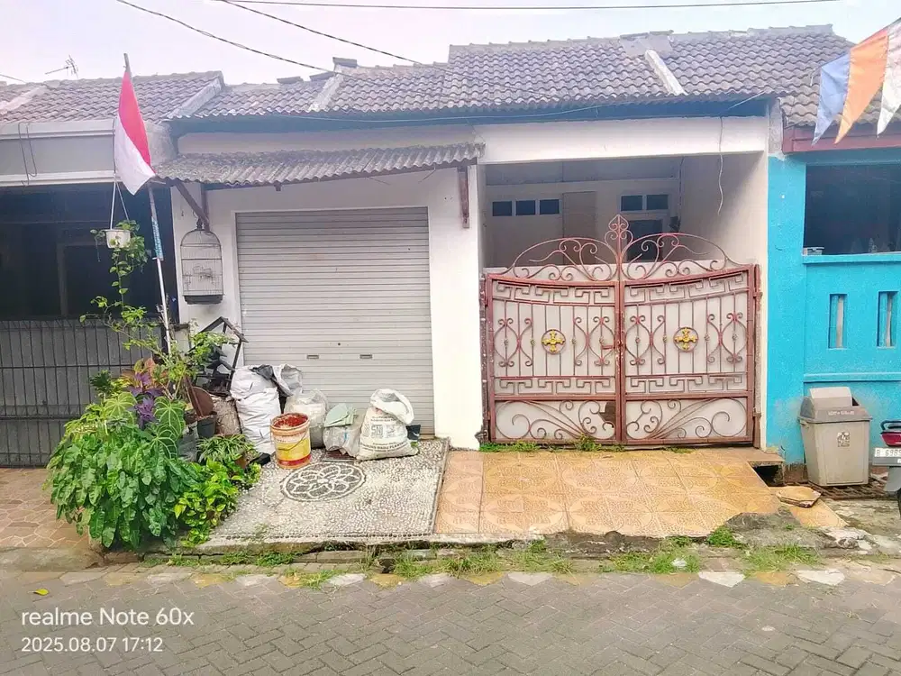 Di jual cepat rumah+kios di Bekasi Timur regensi