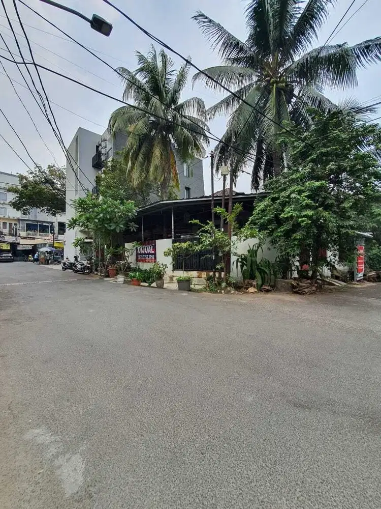 Rumah Hook di Blok M Kebayoran Baru Dekat Senayan SCBD Jakarta Selatan