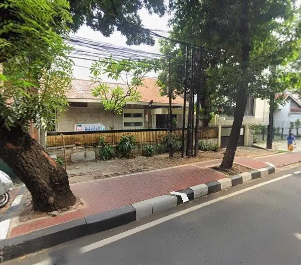 Rumah Area Komersil Kebayoran Baru dekat Senayan Barito Blok M Shm