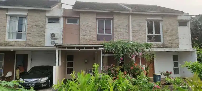 Rumah 2 Lantai Deket Galaxi Bebas Banjir