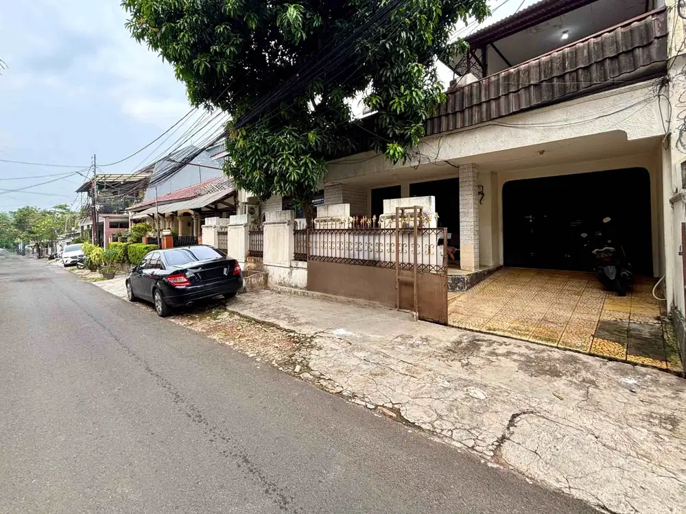 Dijual Rumah Siap Huni, Akses Jalan 2 Mobil Daerah Tebet, Harga NEGO