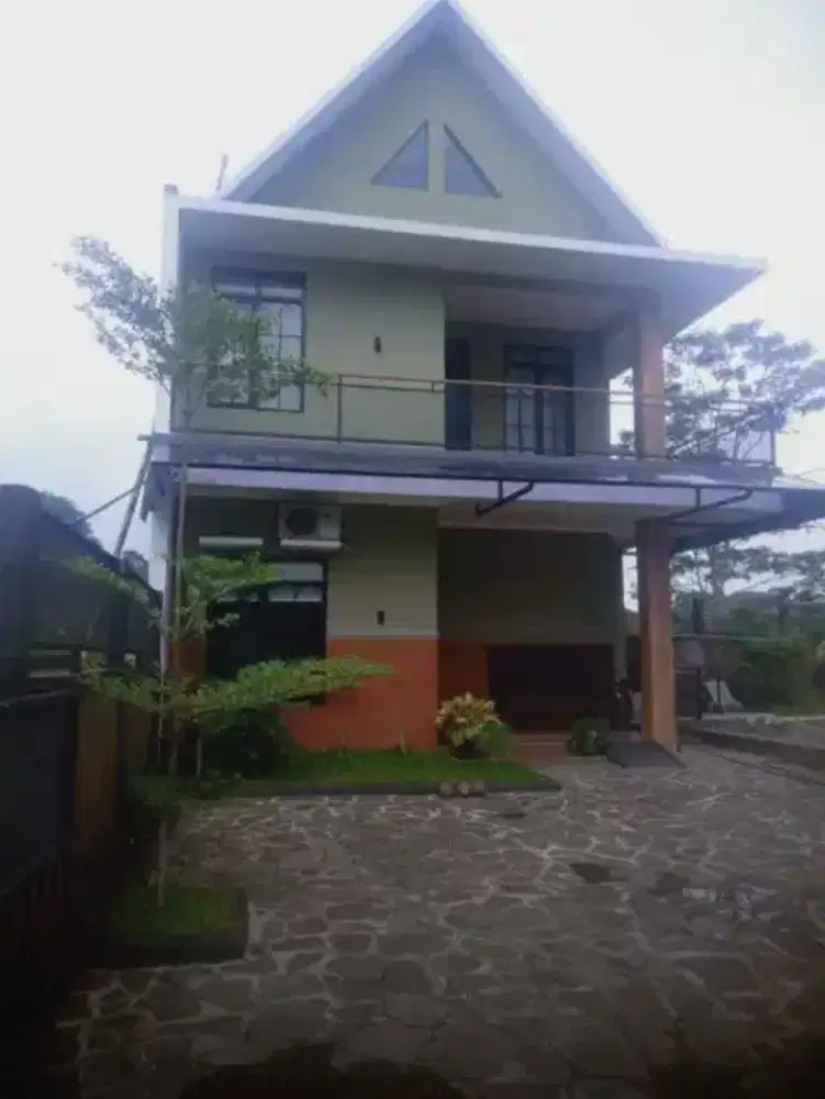 Dijual Villa view indah pesawahan