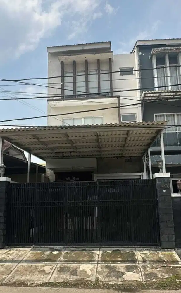 Di Jual Via Lelang Rumah di Jalan Lawi-lawi daerah Jatiwaringin Bekasi