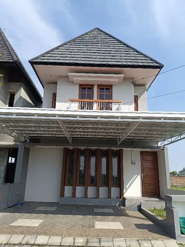 Hunian eksklusif di kawasan elit solo baru