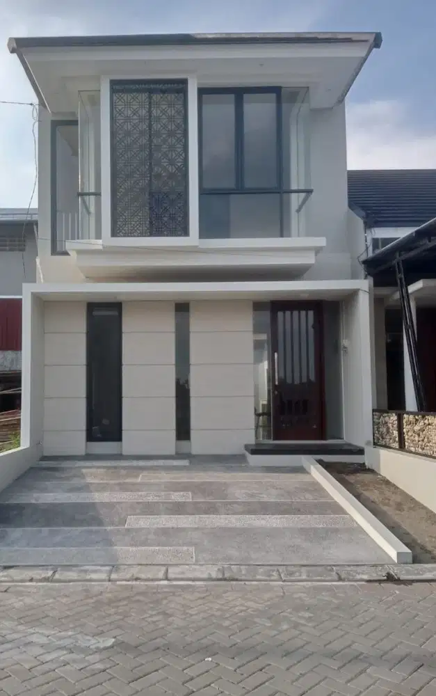 Dijual Rumah 2 lantai Siap huni di Yogya