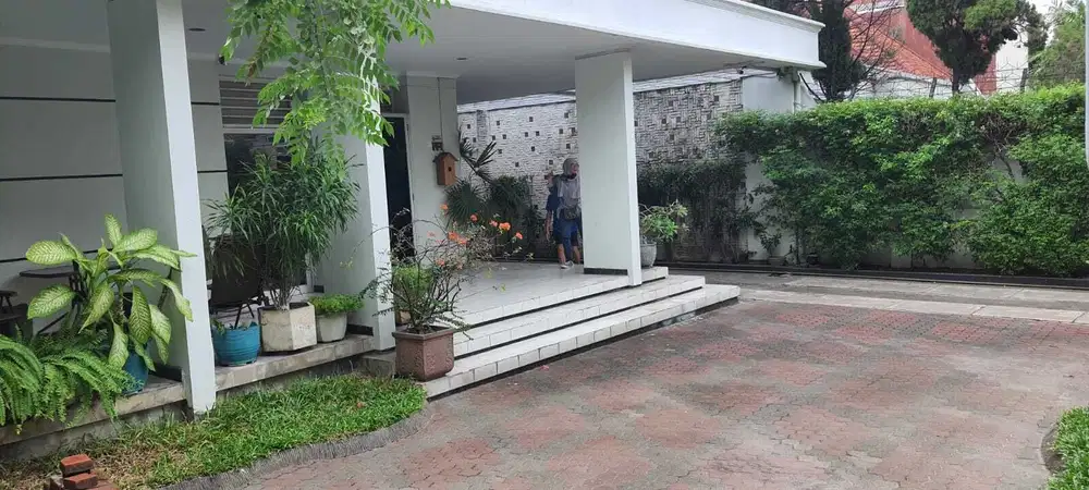RUMAH DIJUAL DEKAT RAYA DARMO SURABAYA