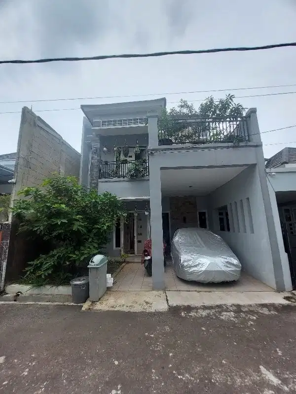 Rumah second 2 lantai dalam perumahan rangkapan jaya pancoranmas depok