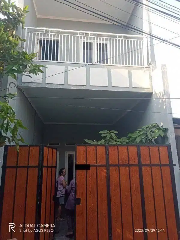 Rumah 2 Lantai Srengseng Jakbar Surat SHM NEGO Jual Cepat Srengseng