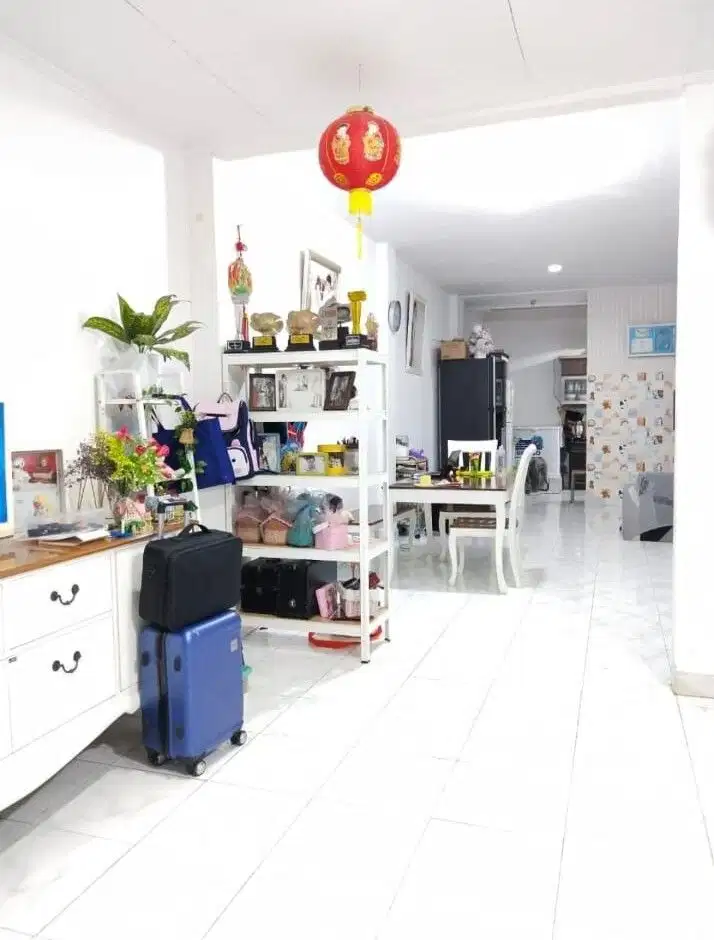 Dijual Cepat Rumah  2 Lantai siap huni Jakarta Barat