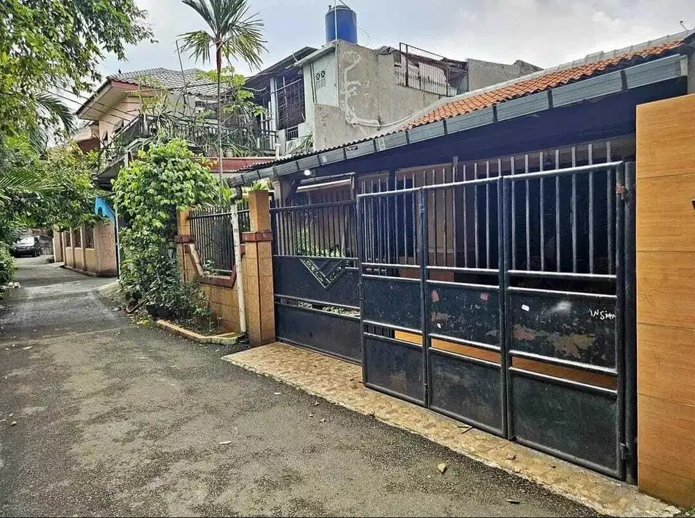 Rumah Tanah Luas di Komp Pertambangan Meruya Jakarta Barat dekat toll