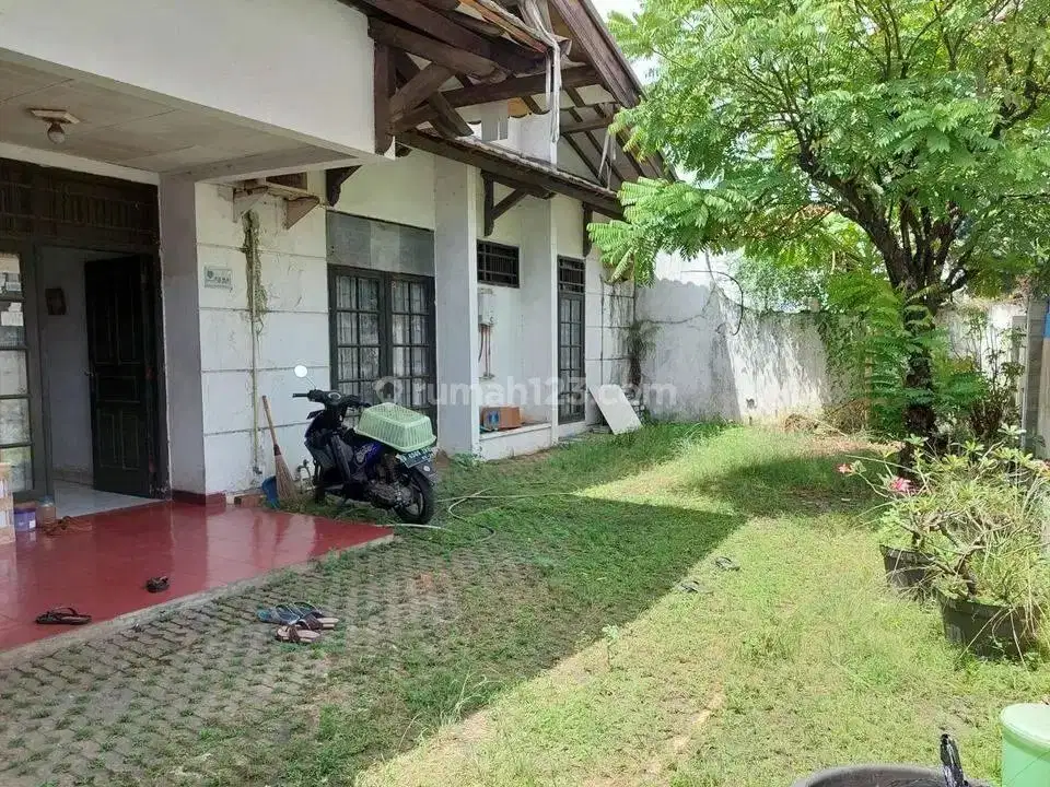 rumah hitung tanah di lokasi strategis, akses 2 mobil