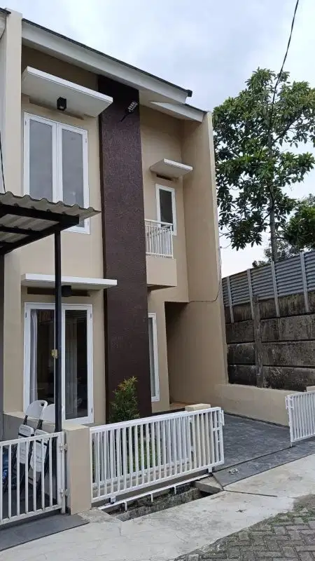 Rumah Baru 2 Lantai Siap Huni di Graha Raya