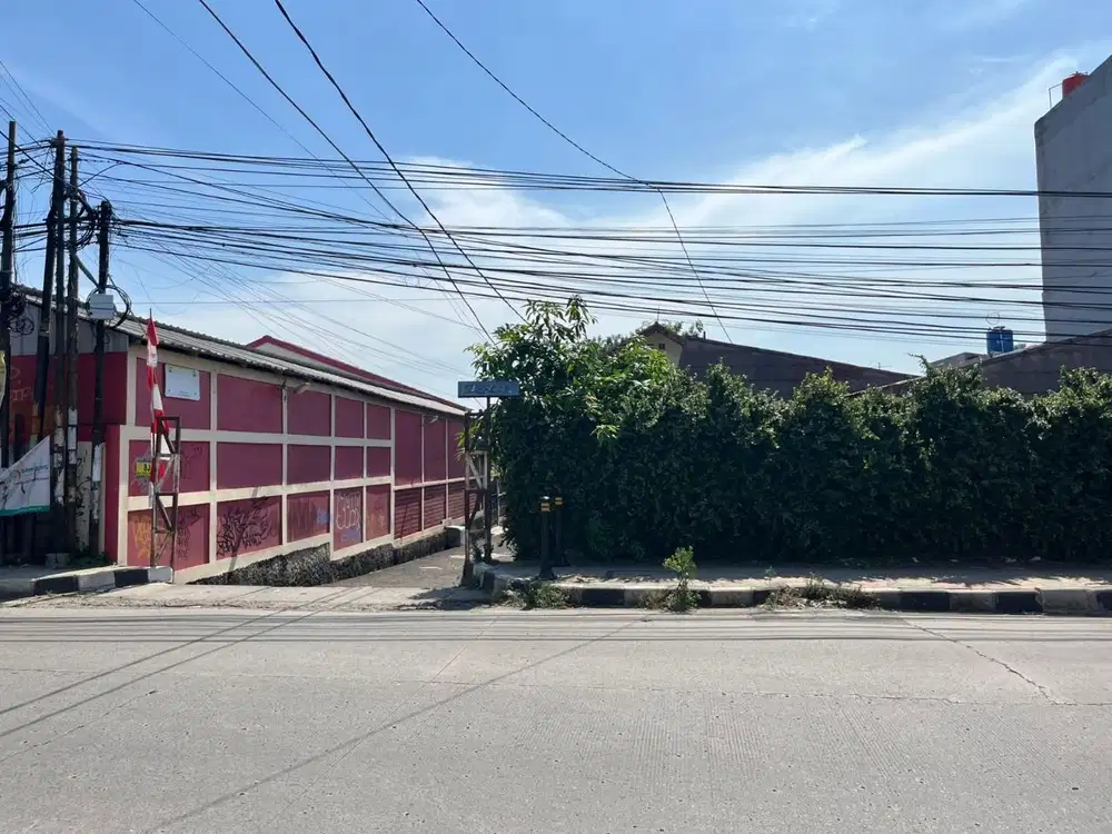 Rumah komersial dipinggir jalan utama Rempoa Raya cocok untuk usaha