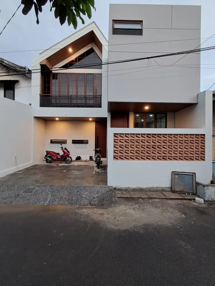 Rumah Mewah Siap Huni Jakarta Selatan