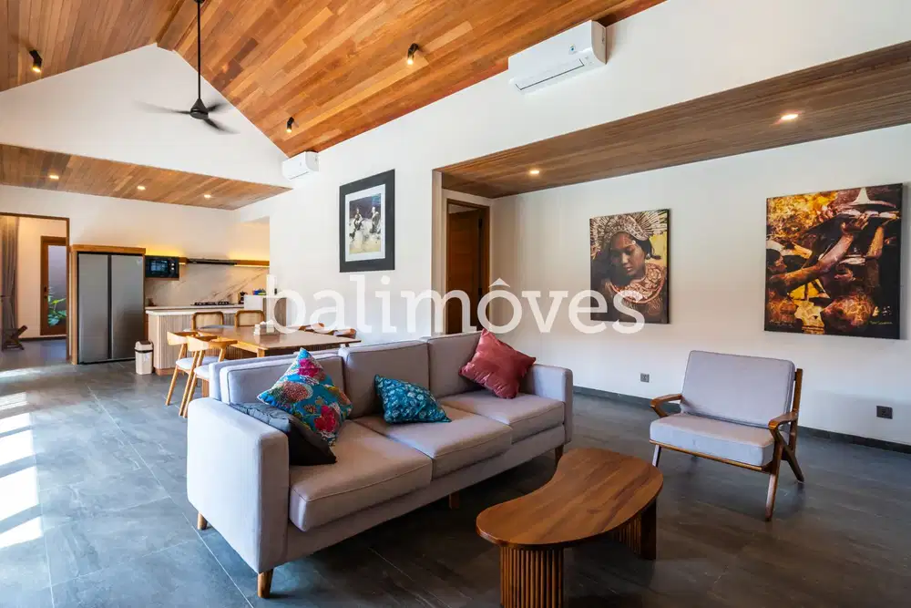 Vila Modern Tiga Kamar Tidur Dalam Kompleks Di Tepi Pantai Sanur