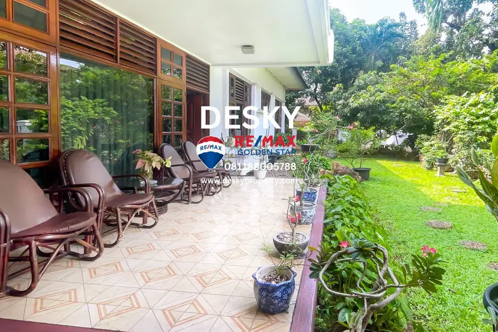 Dijual Rumah Lama Terawat di Lahan 885m², Stategis Dekat Taman Menteng JakPus
