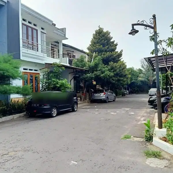 JUAL RUMAH murah Taman mahoni ragunan jaksel DKI