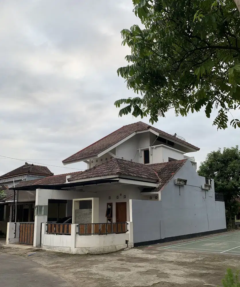 DIJUAL RUMAH 2 LANTAI SIAP HUNI