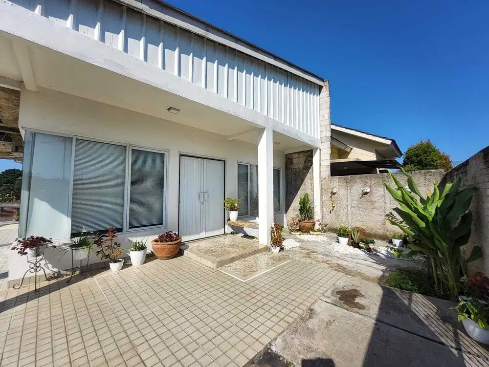 RUMAH STRATEGIS DEKAT STASIUN CILEBUT