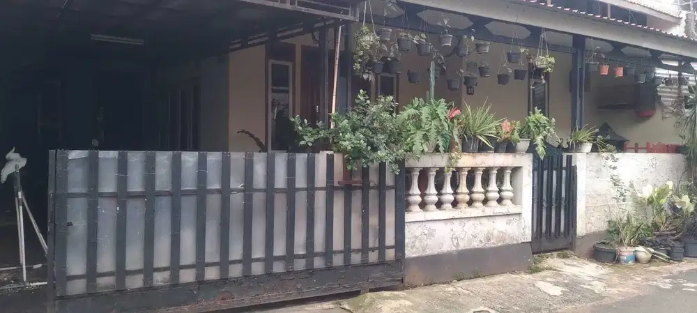 DIJUAL CEPAT RUMAH KELUARGA NYAMAN DAN STRATEGIS PONDOK PINANG JAKSEL