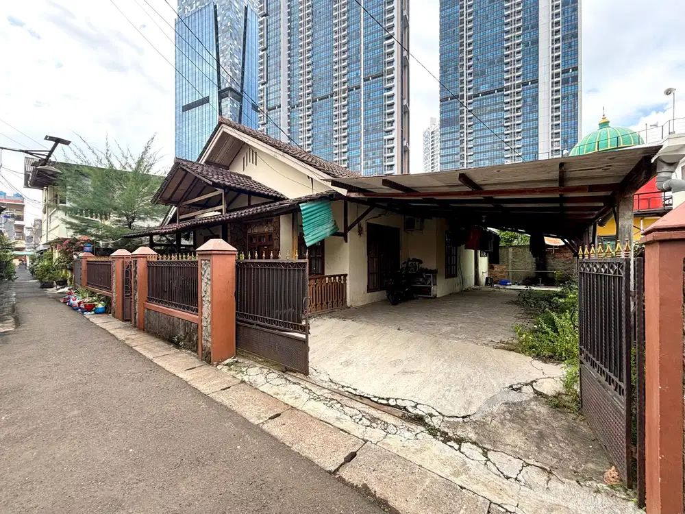 Dijual Rumah Lama Hitung Tanah, Sebrang Mall KOKAS, Cocok Untuk Kos