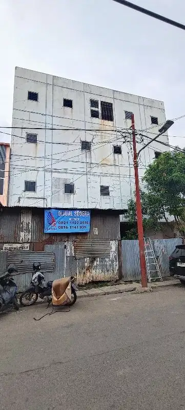 Dijual Lahan Komersil Dan Gedung  diseberang Stasiun KRL Tangerang