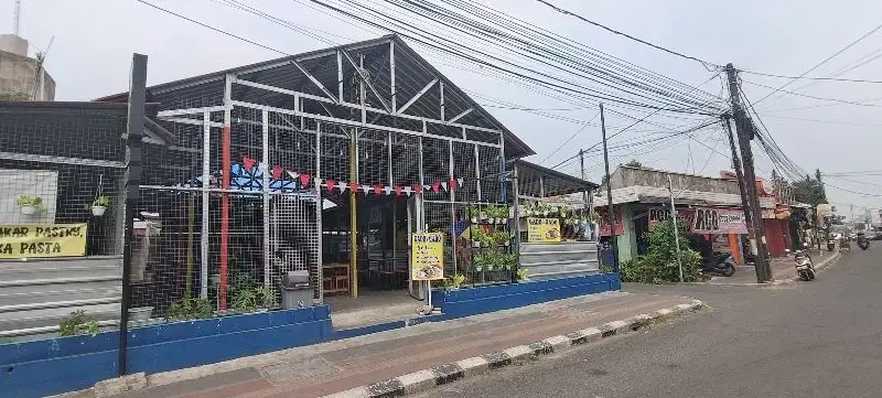Dijual Kavling Sudut Sudah Dibangun Ruang Usaha Kuliner
