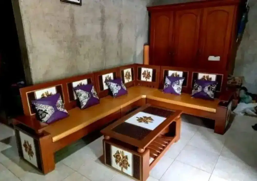 Kursi tamu model sudut ukir jati Jepara