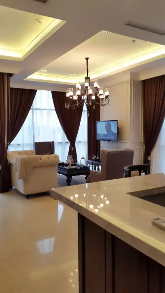 Apartemen Senopati Suites 1 Lantai Rendah 3+1BR Furnished