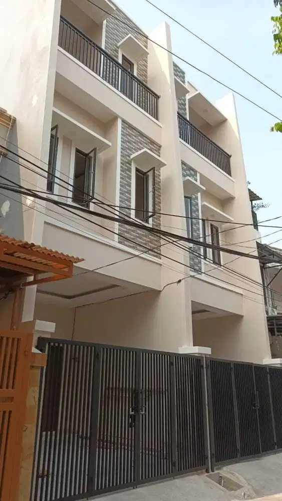 Tanjung Duren, Dekat Tomang-Grogol, Jual Rumah Baru 4 x 13 Jln 2 Mobil