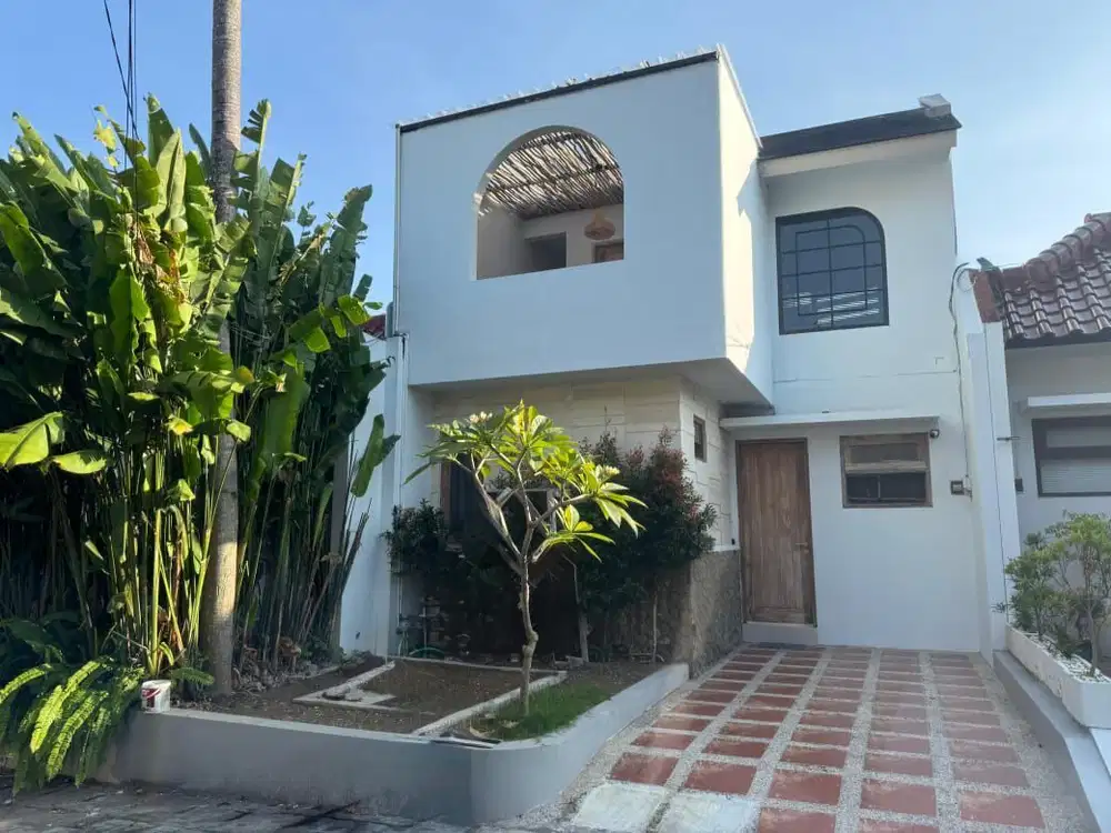 Villa 2 lantai di area kerobokan badung bali
