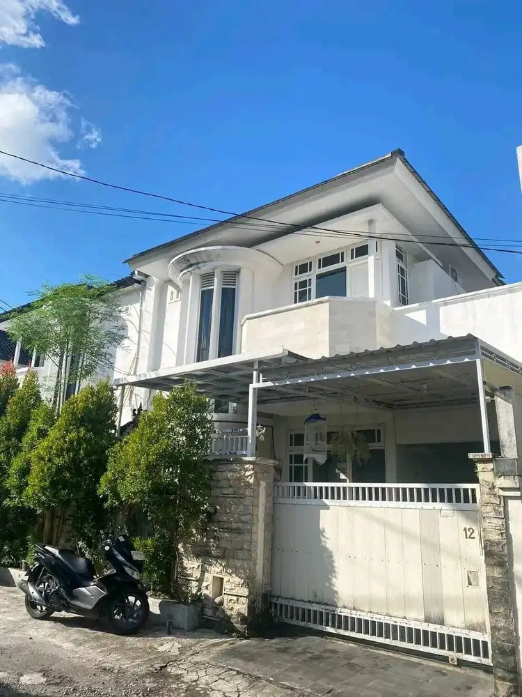 Rumah 2 lantai di area jl gatot subroto tengah denpasar