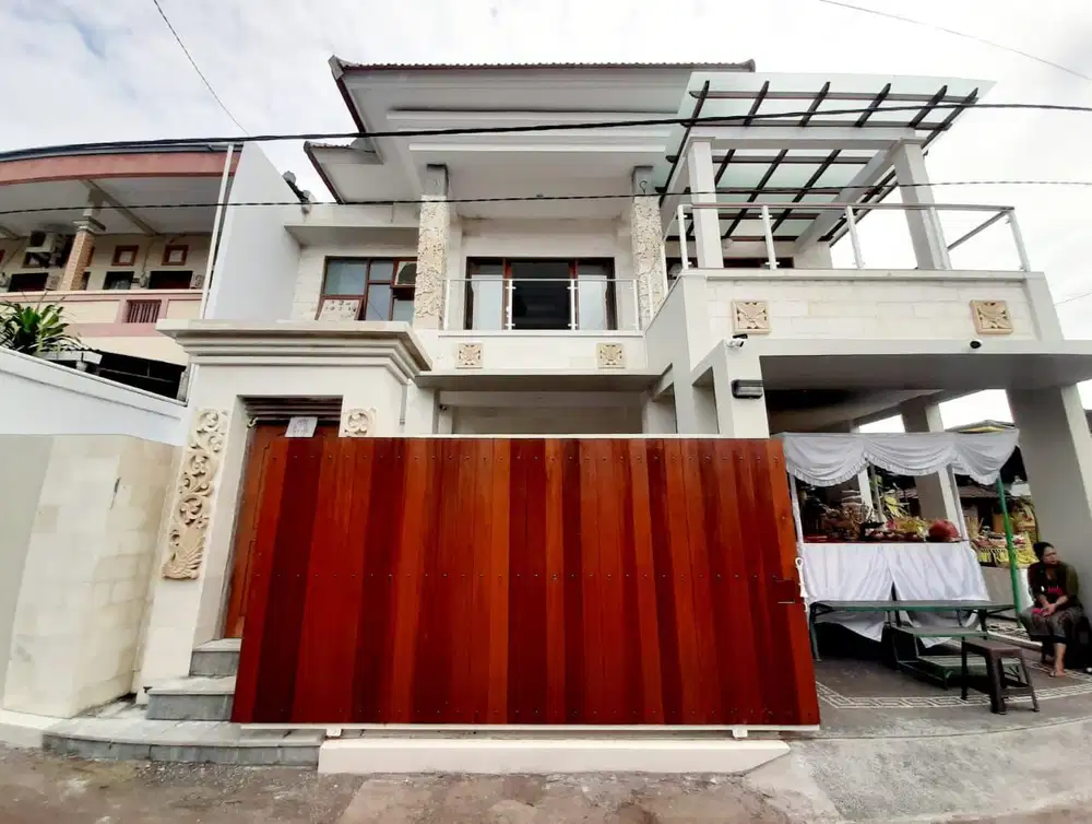 Rumah 2 lantai di kawasan jl teuku umar dekat sanglah denpasar