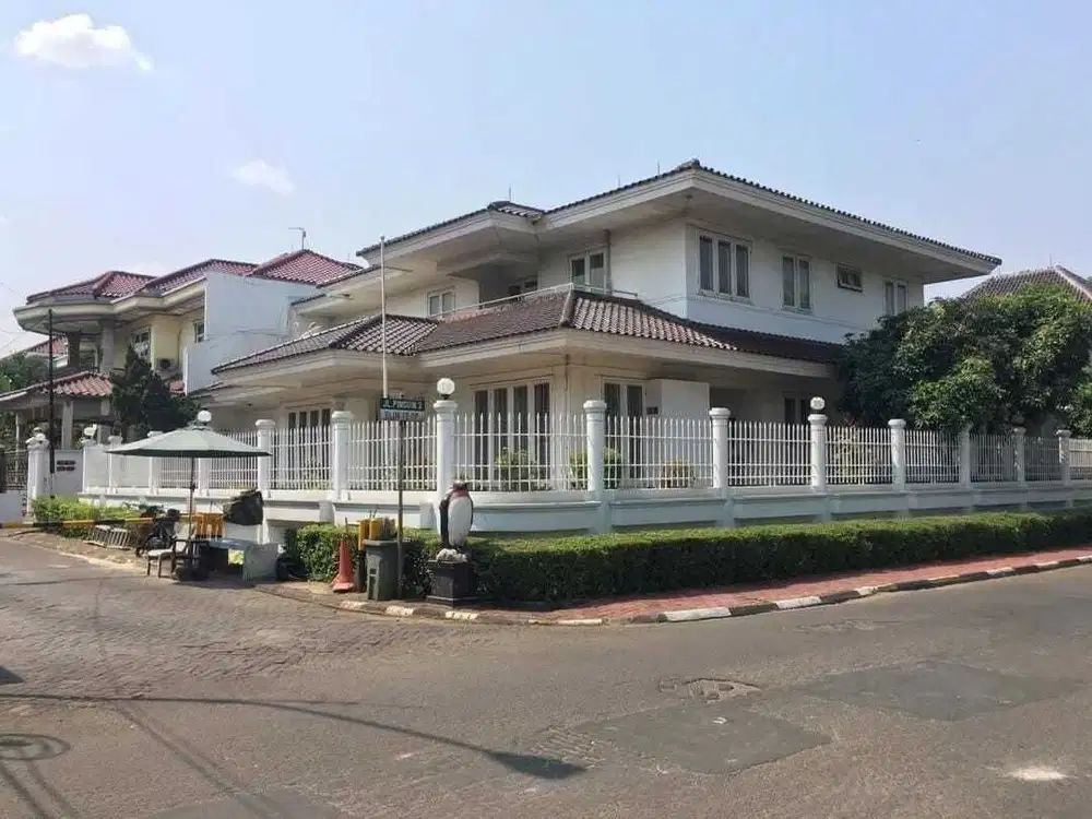 Rumah Cantik 2 Lantai Vintage Lt 756m2 Sektor 3 Bintaro Tangsel